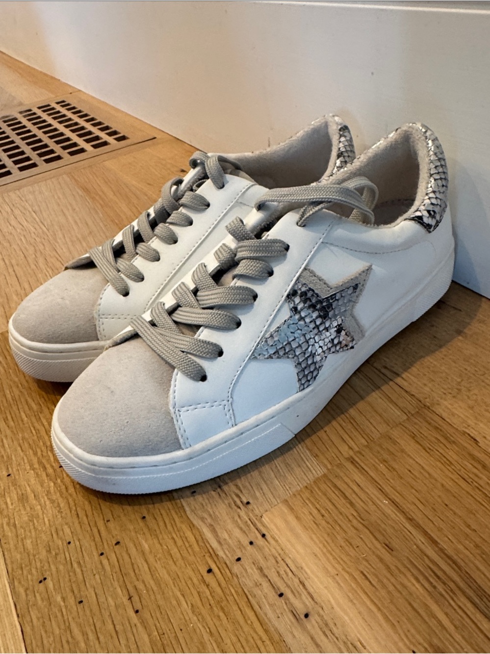 Steve Madden Sienna White Sneakers with Gray Snake-Print Star Accents - Picture 7 of 8